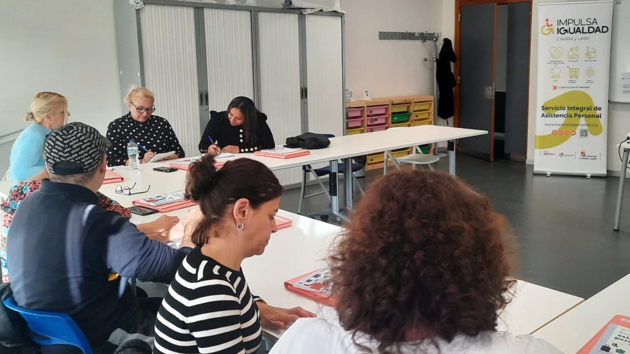 Participantes en la sesión de presentación del programa