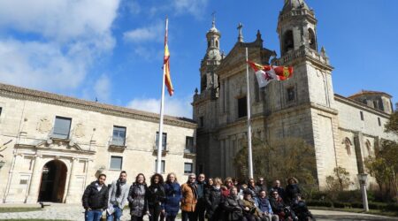 Las ‘Experiencias Turísticas para Todos’ de PREDIF CyL visitan la exposición de mariposas e insectos de La Santa Espina