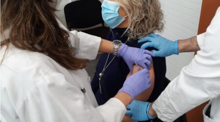 PREDIF Castilla y León recuerda que muchos cuidadores no profesionales de personas con discapacidad siguen sin estar vacunados